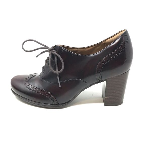 Clarks Artisan Ciera Brine Size 9.5 M Victorian Burgundy Oxford Heel Booties - Picture 2 of 13